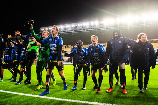 Sirius spelare jublar