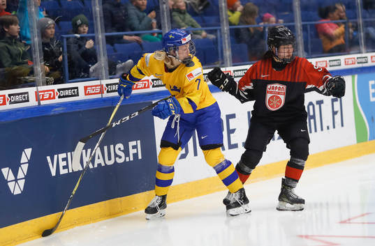 Johanna Olofsson #7, SWE andKanami Seki #9, JPN