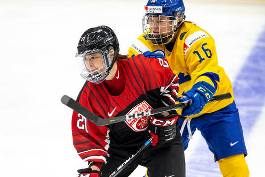 Hanae Kubo #21, JPN, Pernilla Winberg #16, SWE