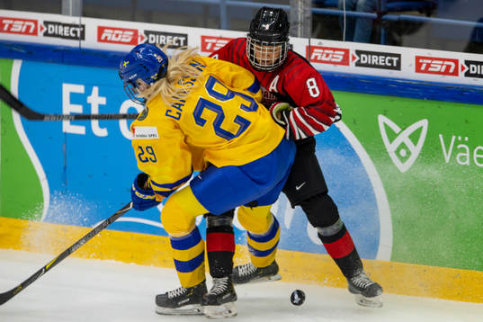 Olivia Carlsson #29, SWE, Akane Hosoyamada #8, JPN