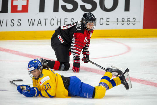 Fanny Rask #20, SWE, Akane Hosoyamada #8, JPN