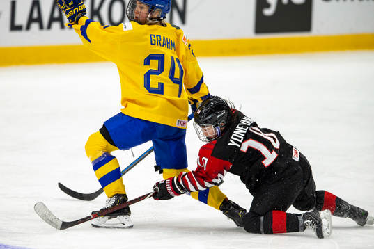 Erika Grahm #24, SWE, Haruna Yoneyama #10, JPN