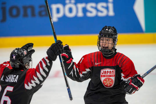 Ayaka Toko #4, JPN score winning goal 2-3, Akane Shiga #16,