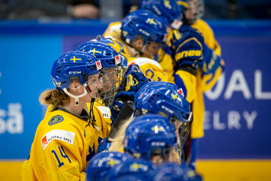 Disappointed Swedish players, Sabina Kuller #14, SWE
