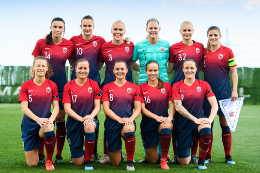 2nd row, Ingrid Syrstad Engen, Caroline Graham Hansen,