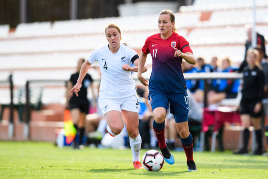 Catherine "CJ" Bott of New Zealand and Kristine Minde of