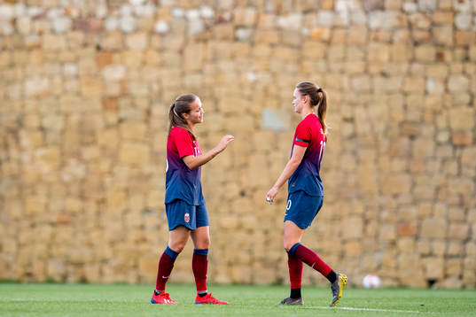 Guro Reiten and Caroline Graham Hansen of Norway
