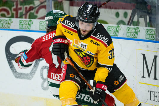 Luleås Oscar Engsund och Frölundas Samuel Fagemo