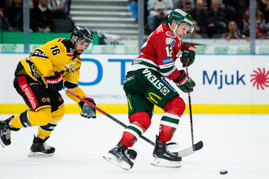 Frölundas Max Friberg före Luleås Niklas Olausson