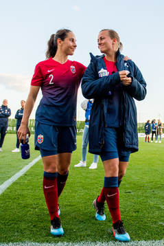 Ingrid Moe Wold and Kristine Minde of Norway