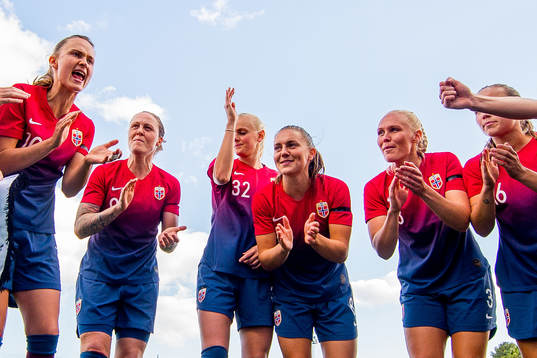 Caroline Graham Hansen, Isabell Herlovsen, Karina Sævik,