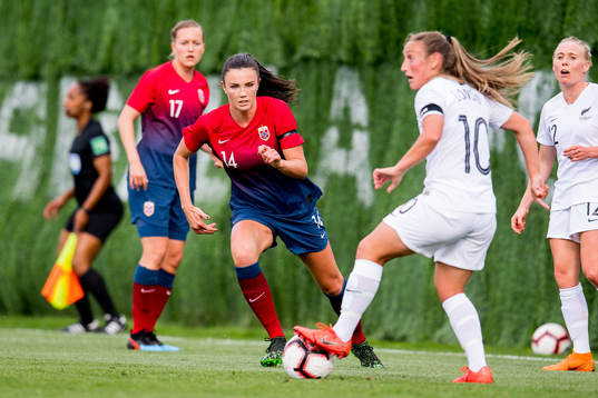 Ingrid Syrstad Engen of Norway and Annalie Longo of New