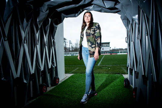 Fotbollsspelaren Anna Welin i Kristianstad DFF poserer för