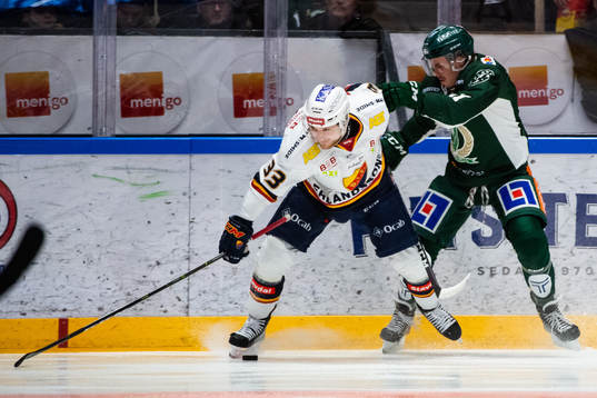 Djurgårdens Linus Hultström och Färjestads Joakim Nygård