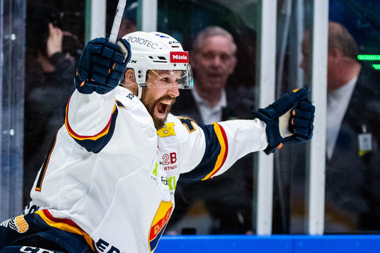 Djurgårdens Dick Axelsson  jublar