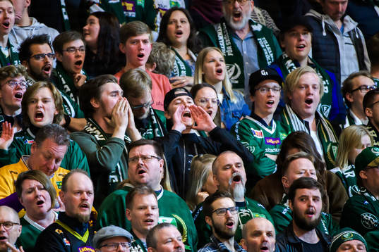Färjestads supportrar jublar