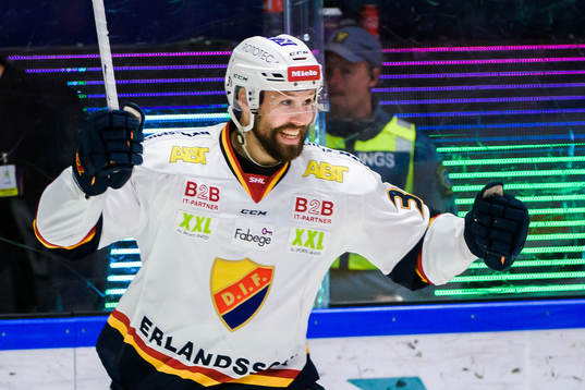 Djurgårdens Dick Axelsson jublar