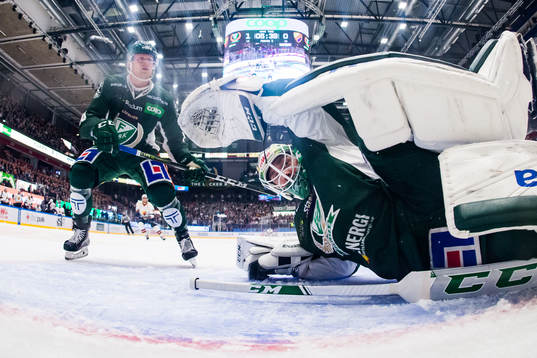 Färjestads målvakt Markus Svensson