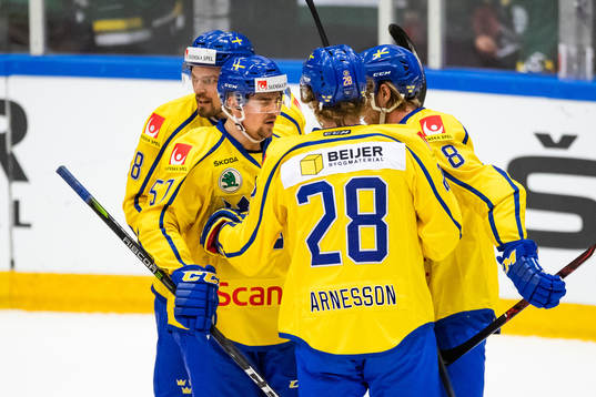 Emil Djuse, Linus Arnesson and Linus Sandin of Sweden