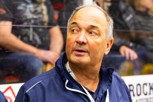 Equipment manager Andres Weiderstål of Sweden