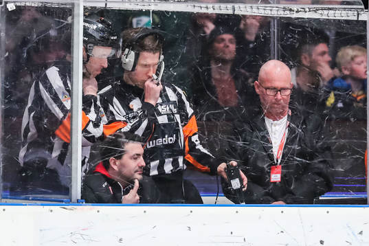 Domarna videogranskar 3-2 målet