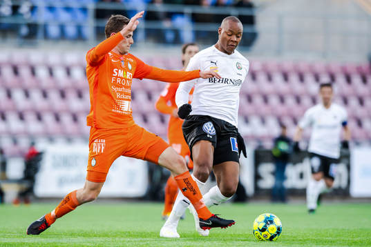 AFC Eskilstunas Jesper Björkman och Örebros Carlos