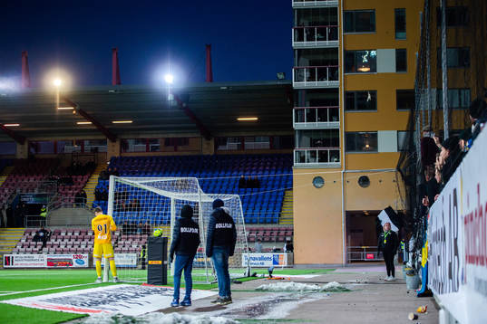 AFC Eskilstunas målvakt Ihor Levchenko har problem med sin