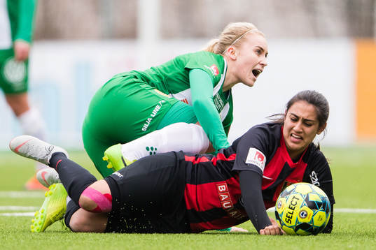 Hammarbys Ellen Gibson och Brommapojkarnas  Estibaliz