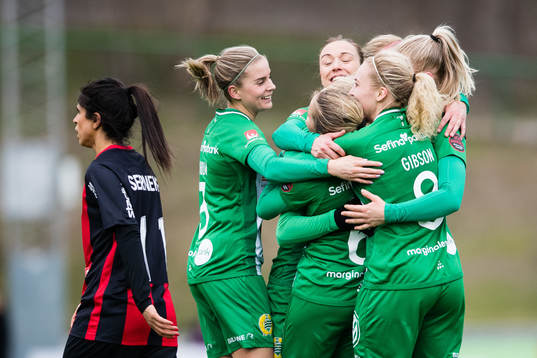 Brommapojkarnas Aisha Faiqi deppar och Hammarbys Hanna