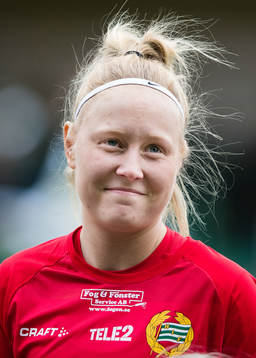 Hammarbys målvakt Jonna Andersson innan  fotbollsmatchen i