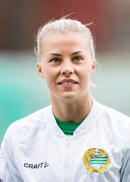 Hammarbys Lotta Ökvist innan fotbollsmatchen i Elitettan