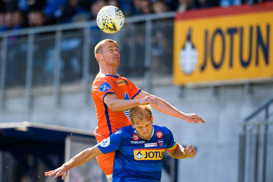 Ståle Steen Sæthre of Aalesund and Lars Grorud of