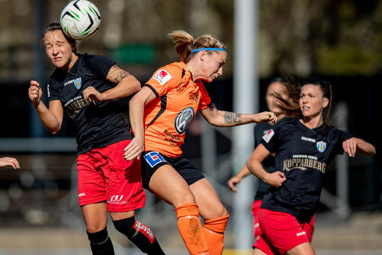Göteborgs Julia Zigiotti Olme mot Kungsbackas Malin Fors