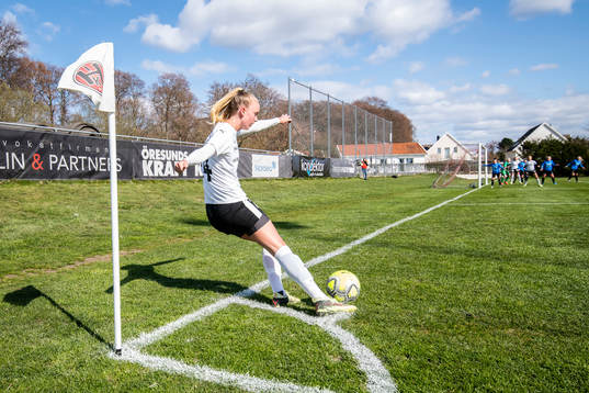 Hittarps Emilia Jönsson lägger en hörna