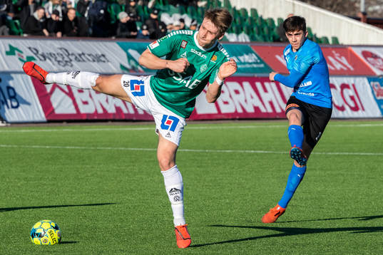 Brages Bjarni Mark Antonsson Duffield och Halmstads Gabriel
