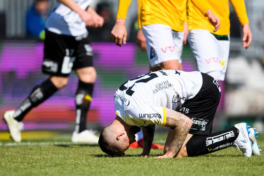 Häckens Joona Toivo deppar