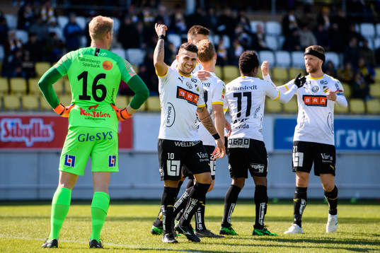 Häckens Paulinho jublar