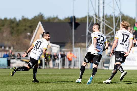 Häckens Paulinho jublar