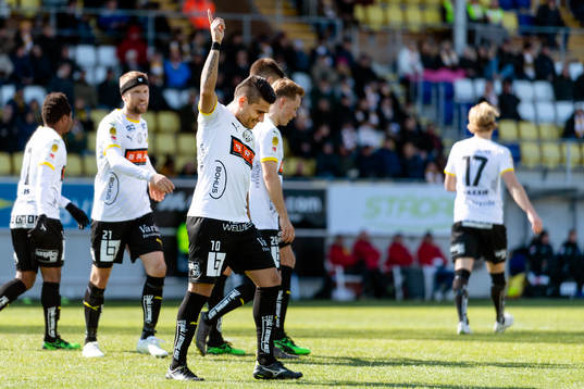 Häckens Paulinho jublar