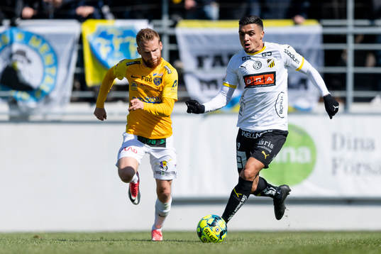 Falkenbergs Tobias Englund och Häckens Ahmed Yasin