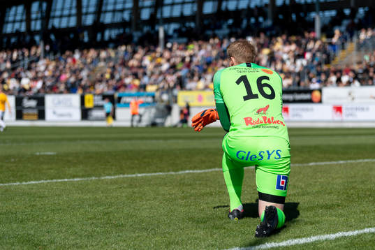 Falkenbergs målvakt Hampus Nilsson deppar
