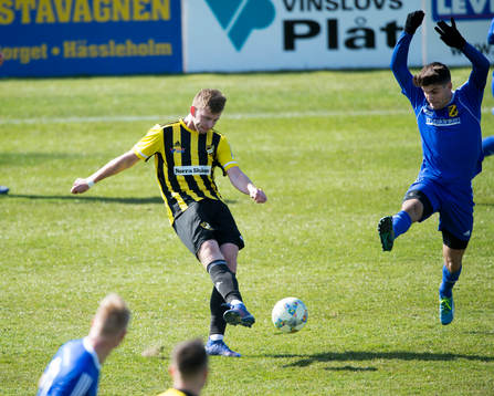 IFK Hässleholms Mattias Jönsson  i matchen i division 2
