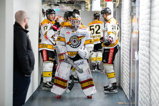 Luleås målvakt Joel Lassinantti innan semifinal 4 i
