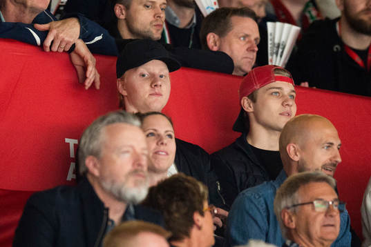 Rasmus Dahlin på läktaren
