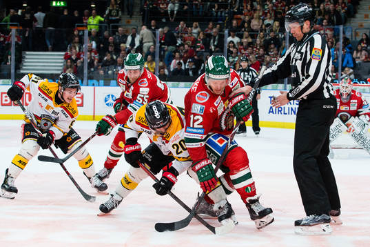 Luleås Jack Connolly och Frölundas Max Friberg