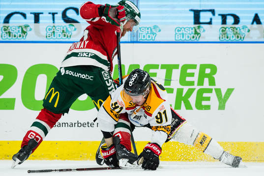 Frölundas Chay Genoway och Luleås Austin Farley