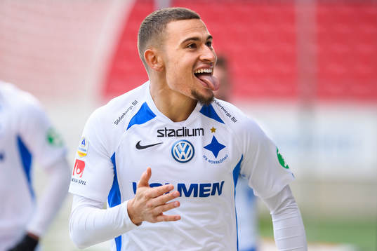IFK Norrköpings Jordan Larsson jublar