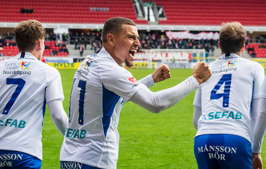IFK Norrköpings Jordan Larsson jublar