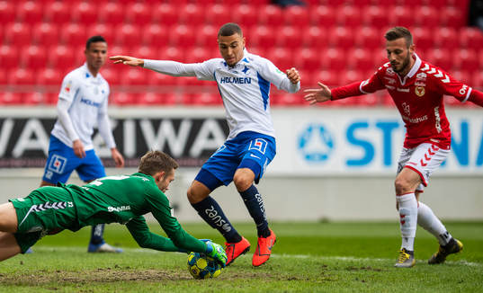 Kalmars målvakt Lucas Hägg-Johansson och Fidan Aliti samt