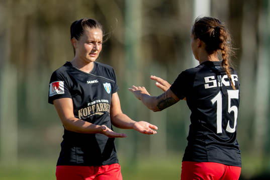 Göteborgs Vilde Böe Risa och Julia Zigiotti Olme jublade